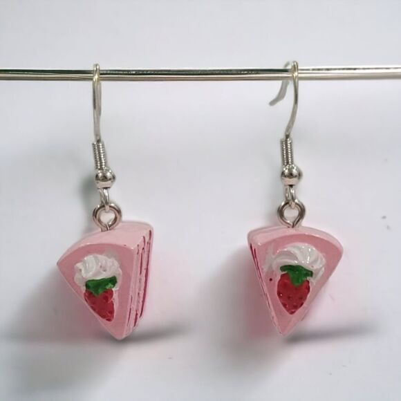 🍰Pink Strawberry Cake Earrings🍰(2-A025) - Picture 3 of 7